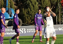 Marbella's Aitor Puñal rues a missed opportunity against Hércules.