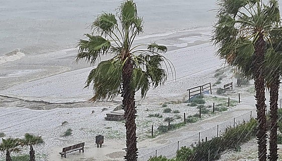 Watch as surprise hailstorm hits Malaga turning Costa del Sol beaches white on Christmas Eve