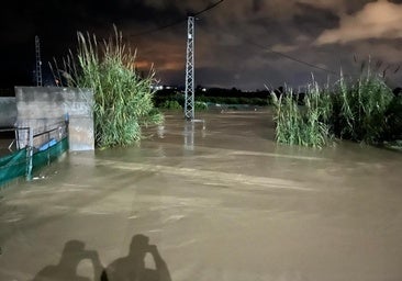 Red flood alert issued for Guadalhorce river in Malaga province after a night of intense rain
