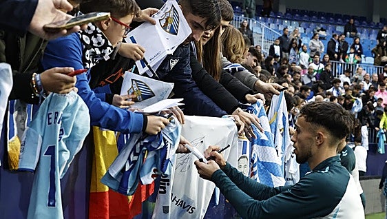 Malaga CF return from Christmas break with sold-out open training session