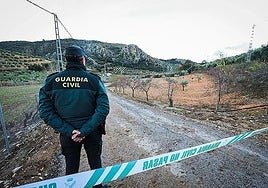 Area cordoned off after the disappearance of the young man in Íllora.