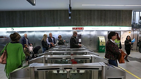 Junta de Andalucía will maintain public transport subsidies in 2026 and fund an additional 20% bonus