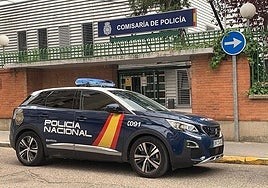 File image of a National Police vehicle in Valladolid.