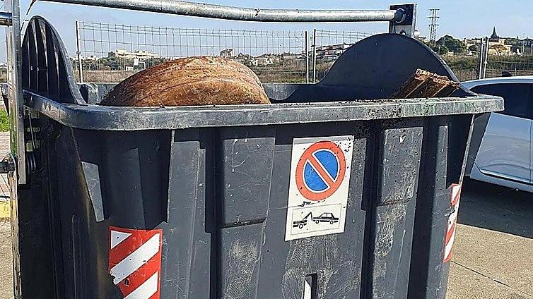 Used coffin found in bin behind Spanish cemetery