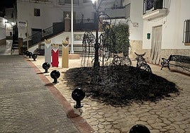 Christmas decorations were burned in Algarrobo