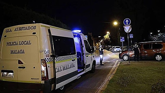 Heart attack causes motorcycle crash in Malaga, injuring rider and passenger