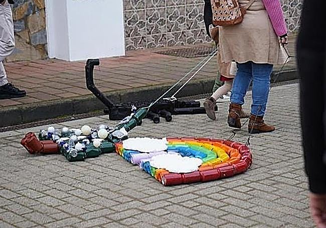Dragging of creative tin cans in El Secadero (Casares)