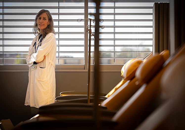 Another image of Bella Pajares.