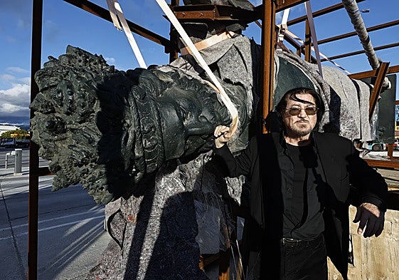 Ginés Serrán with his half-unpacked Neptune, ready for installation at the port of Malaga.