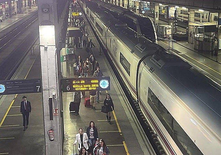 State railway operator Renfe takes advantage of Ouigo's cancellations and launches extra trains to Andalucía for seven euros