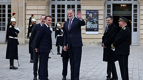 King of Spain visits Versailles with Macron
