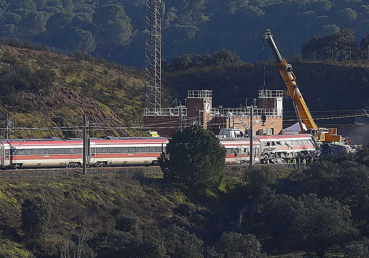 Cordoba crash investigators examine 500 metres of rail tracks and Iryo train gear