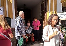 Fran Custodio, together with several neighbours and family during the attempted eviction in October.
