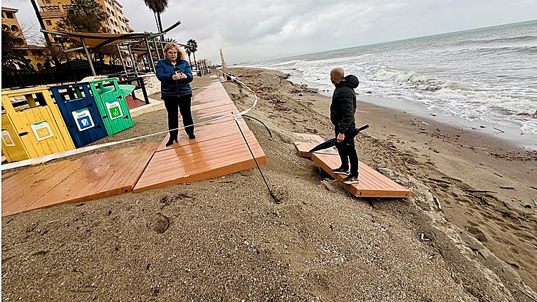 Fuengirola requests 'urgent' action from Spain's government after the loss of sand on its beaches