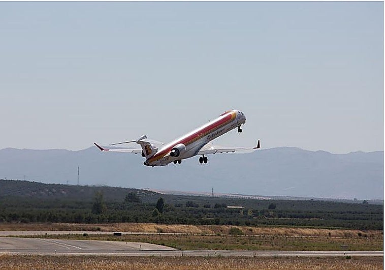 Granada-Madrid flights sold out as Iberia ends extra services despite rail stoppage