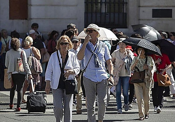 Spain tourism statistics 2025: record 97 million visitors and €135bn revenue