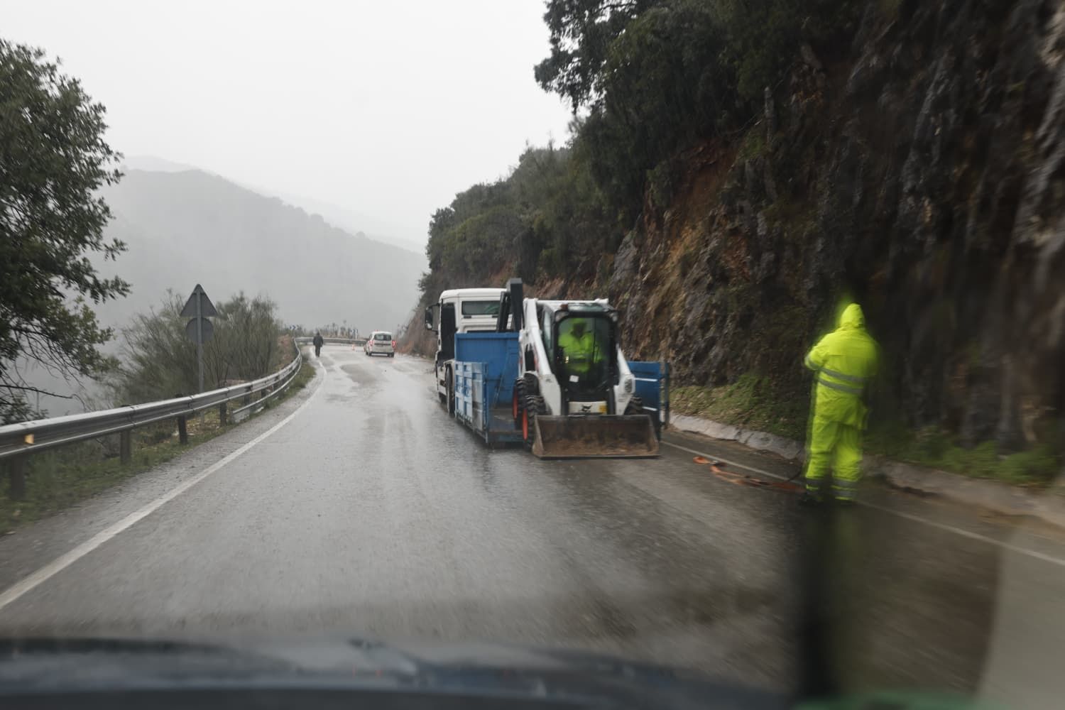 Images taken in Benaoján and Jimera de Líbar on Wednesday morning.