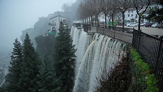 Andalucía floods: Cadiz village evacuees unlikely to return home 'within a week'