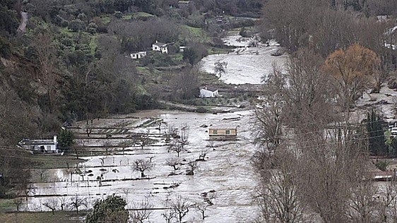 Granada calls for 'disaster area' declaration as Storm Leonardo causes widespread destruction