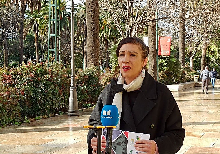 Malaga giant sculptures: political group lodges administrative complaints over port installation