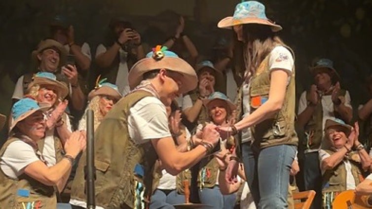 A marriage proposal during Carnival in Vélez-Málaga