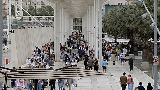 Malaga population surpasses 1.8 million as foreign-born residents drive 95% of growth
