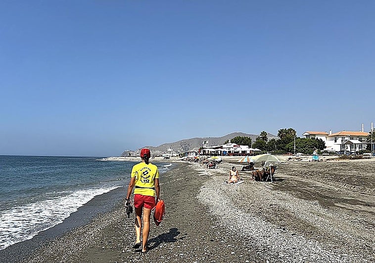 Costa Tropical boosts sea water monitoring to prevent 2026 bacteria outbreaks