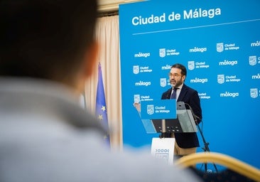 Councillor for tourism Jacobo Florido speaking at the presentation of conference tourism figures in Malaga.