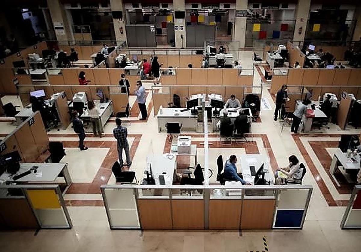 Spain economy: treasury exempts minimum-wage earners from personal income tax