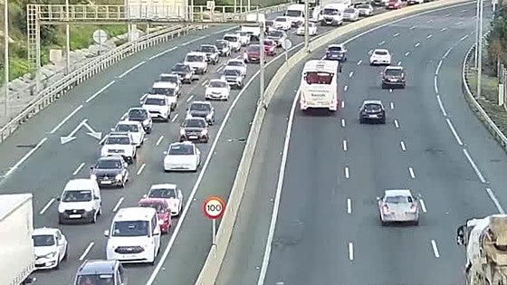 Мalaga traffic: MA-20 collision between car and lorry causes five-kilometre tailback