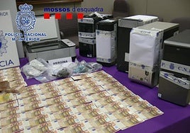 Archive image of 50-euro banknotes.