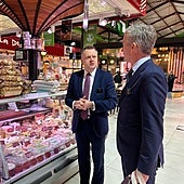 Nick Thomas-Symonds visited the Mercado de La Paz