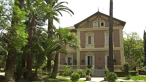 Historic Villa Rosalía renovation halted: private residence plans spark controversy in Malaga