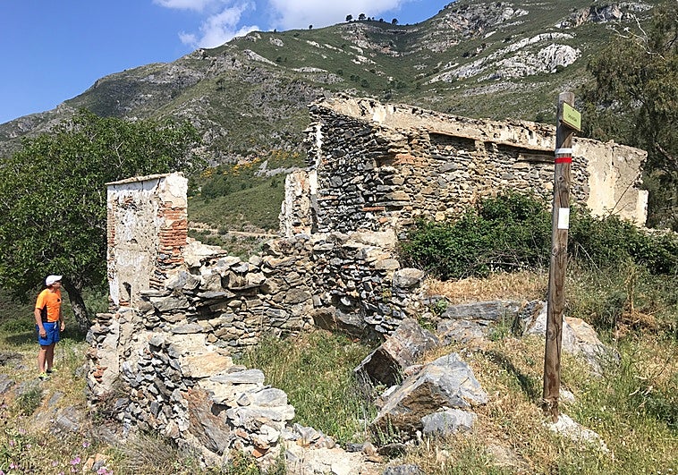 The failed project to bring an abandoned cortijo in Malaga's Sierra Almijara back to life