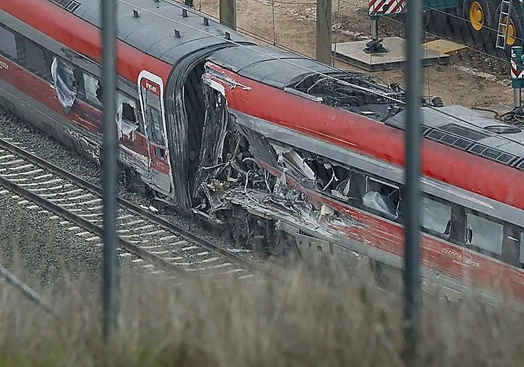 Broken track caused Adamuz train crash, black boxes reveal