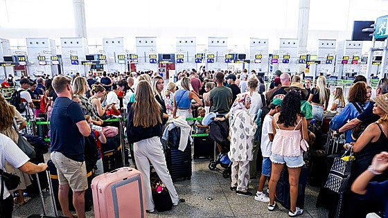 Malaga travel: high-speed rail suspension leads to new record at Costa del Sol Airport