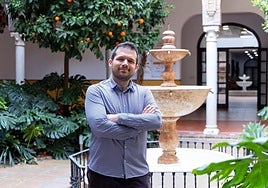 Neurologist José Antonio Reyes poses for SUR at Malaga's association of doctors headquarters.
