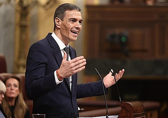 Pedro Sánchez addressing February's full meeting of the Congress of Deputies.