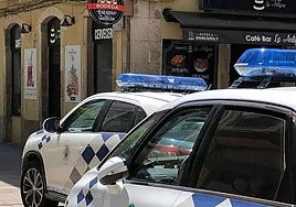 Police rescue two-year-old girl from 'accidentally-locked' car in Jaen city