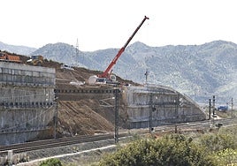 Machines working on the high-speed track in Álora.