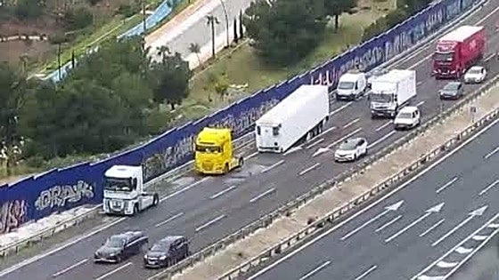 Costa del Sol traffic: lorry breakdown causes five-kilometre tailback on A-7 motorway