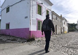 This route passes through two remote villages of Cuevas Bajas.