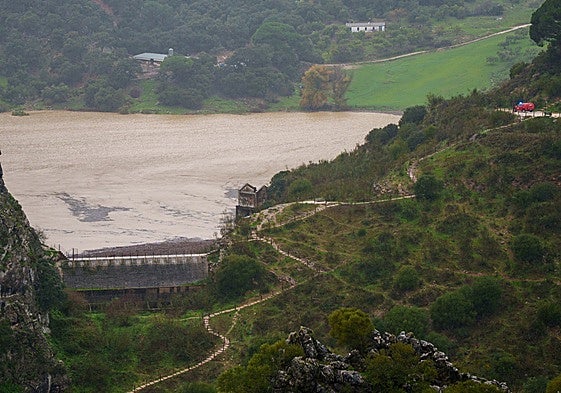 Los Caballeros, Hundidero or Montejaque dam on the Gaudares river.