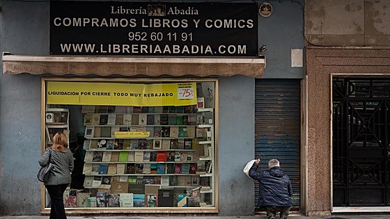 Malaga second-hand bookshop closes after 31 years with final sale of more than 20,000 books