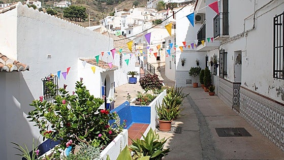 Stealing flowerpots at Easter: the most curious tradition in Malaga's Axarquía