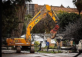 Machines working on the first phase of construction: adapting the Hospital Civil parking lot in Malaga.