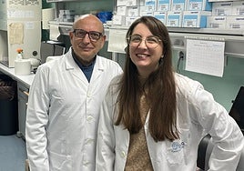 Fernando Rodríguez Fonseca and Marialuisa de Ceglia, researchers.
