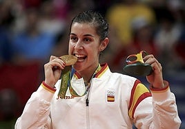 Marín, with her Olympic gold medal in 2016.