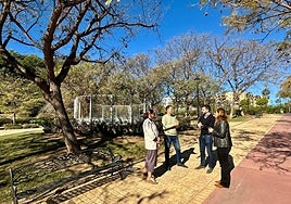 Town hall representative in Parque de los Deportes during the announcement of the Nordic event.