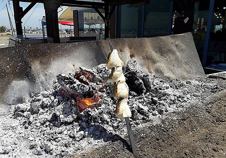 Malaga gastronomy: skewered cod loin wins over Holy Week visitors
